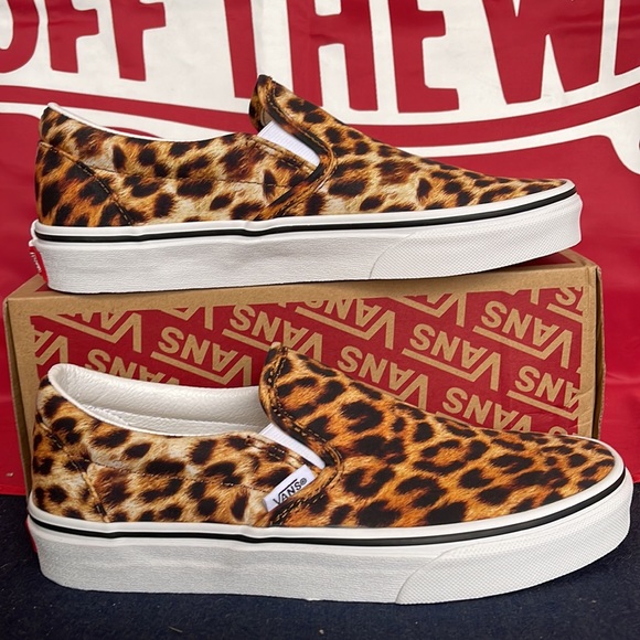 Vans Classic Slip-On
(Leopard) Black/Truewhite
VNOA5A08316
WMNS sneakers - Picture 2 of 16
